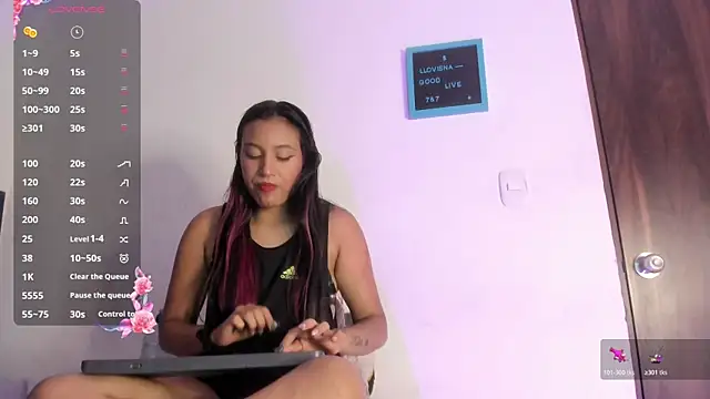 Snapshot of katia__dann chatting on December 16, 11:10 pm katia dann online show from December 16, 11:10 pm