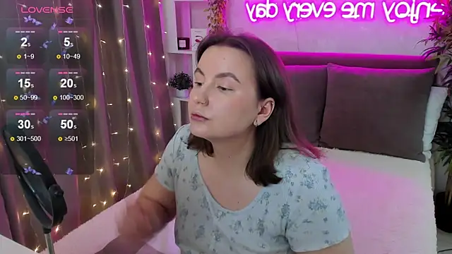 FeralPeach online show from November 21, 5:06 am