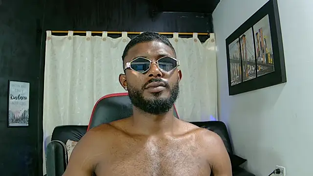 Snapshot of Black_indiian chatting on February 19, 5:53 pm Black indiian online show from February 19, 5:53 pm