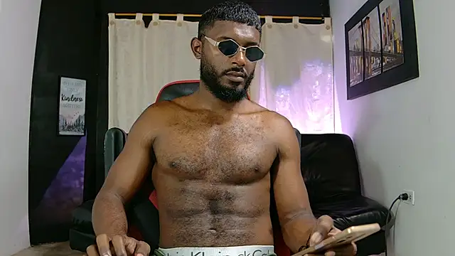 Snapshot of Black_indiian chatting on March 3, 8:04 pm Black indiian online show from March 3, 8:04 pm