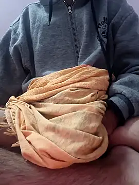 Collegeboywithbigweapan21 online show from December 16, 5:07 pm