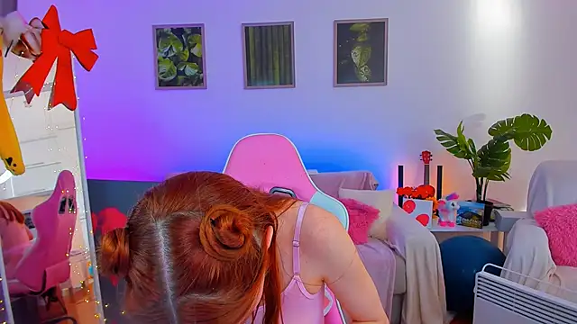 Alyssa Smitt online show from February 20, 7:45 am