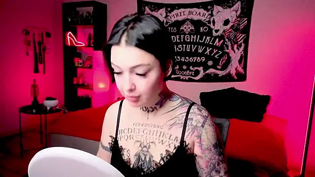 Magic Allie online show from April 11, 7:18 pm