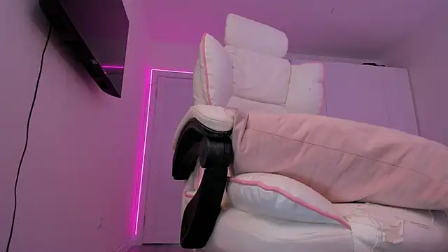 Eva Davi online show from March 19, 5:08 am