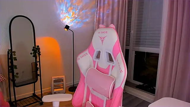 Eva Davi online show from March 29, 2:33 am