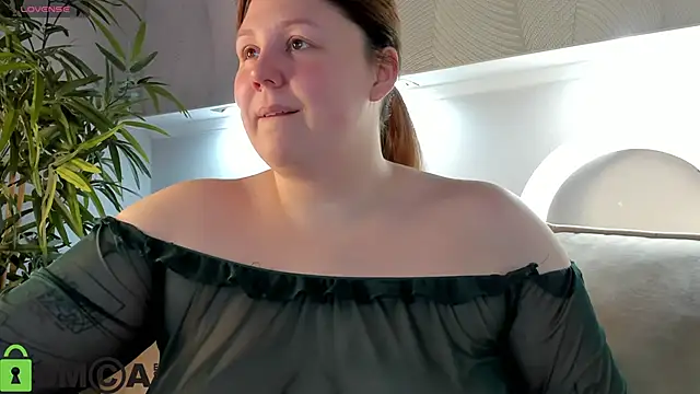 Ruth Oliver online show from March 30, 1:06 am