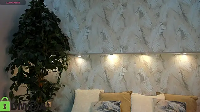 Ruth Oliver online show from April 3, 1:03 am