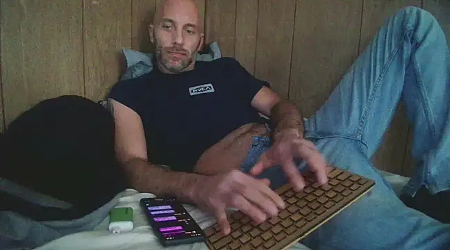 Disdikisgr8x5 online show from January 10, 12:17 am