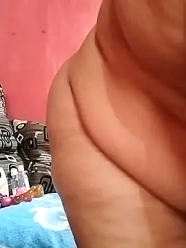 Snapshot of naughtygrannyXXX chatting on February 10, 8:09 am naughtygrannyXXX online show from February 10, 8:09 am