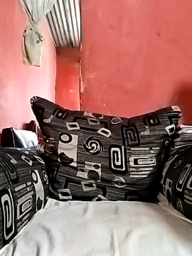 Snapshot of naughtygrannyXXX chatting on February 24, 6:27 am naughtygrannyXXX online show from February 24, 6:27 am