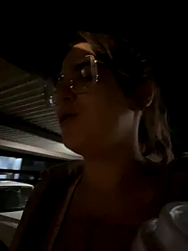 SafeinouterSpace online show from November 21, 5:28 am