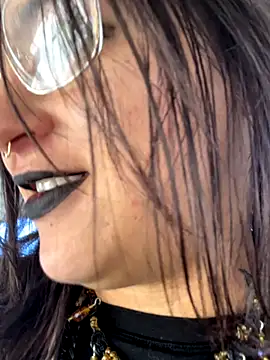 SafeinouterSpace online show from December 21, 7:10 pm