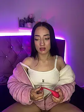 Ady 18 online show from March 13, 9:48 pm