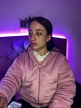 Ady 18 online show from March 14, 5:02 pm