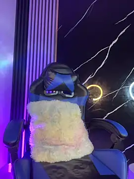 Ady 18 online show from October 29, 7:37 pm