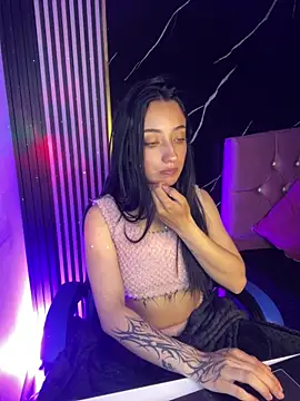 Ady 18 online show from November 21, 8:18 pm