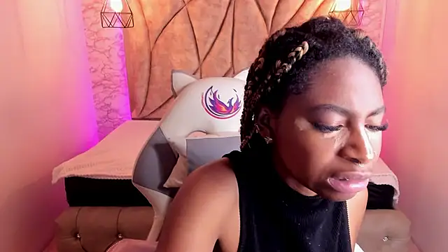 Snapshot of Queen_perla_ chatting on January 24, 12:10 pm Queen perla online show from January 24, 12:10 pm