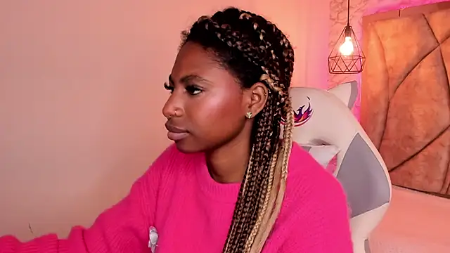 Snapshot of Queen_perla_ chatting on January 27, 3:18 pm Queen perla online show from January 27, 3:18 pm