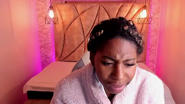 Snapshot of Queen_perla_ chatting on January 30, 12:06 pm Queen perla online show from January 30, 12:06 pm