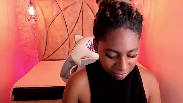 Snapshot of Queen_perla_ chatting on February 6, 12:37 pm Queen perla online show from February 6, 12:37 pm