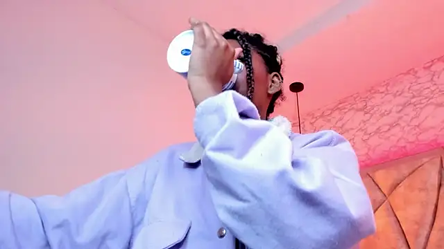 Snapshot of Queen_perla_ chatting on February 8, 4:04 pm Queen perla online show from February 8, 4:04 pm