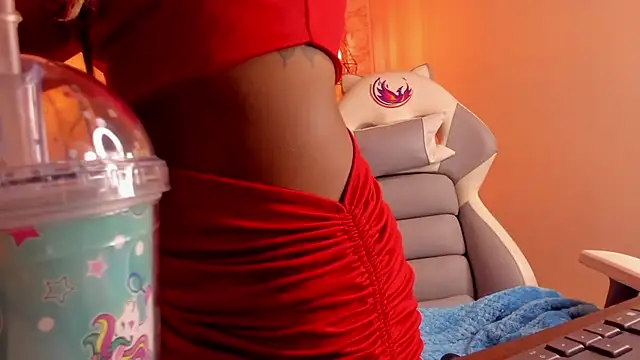 Snapshot of Queen_perla_ chatting on February 14, 3:26 pm Queen perla online show from February 14, 3:26 pm