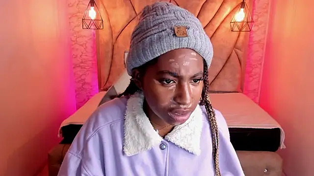 Snapshot of Queen_perla_ chatting on February 16, 1:38 pm Queen perla online show from February 16, 1:38 pm