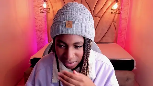 Snapshot of Queen_perla_ chatting on February 16, 4:42 pm Queen perla online show from February 16, 4:42 pm