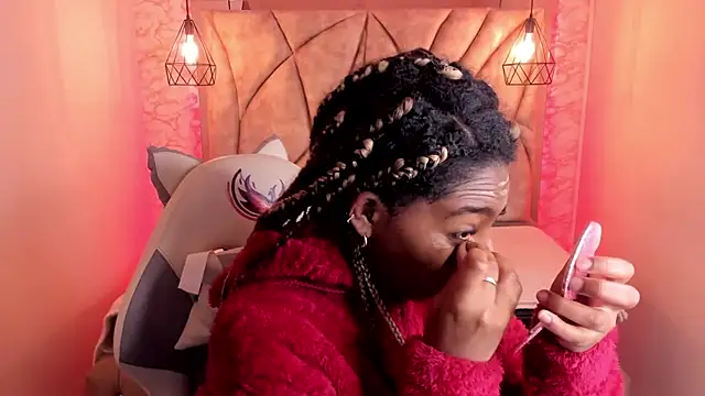 Snapshot of Queen_perla_ chatting on February 21, 12:28 pm Queen perla online show from February 21, 12:28 pm