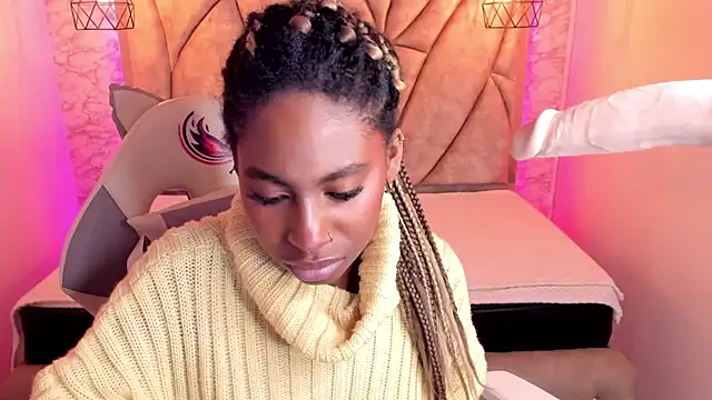 Snapshot of Queen_perla_ chatting on February 23, 6:07 am Queen perla online show from February 23, 6:07 am