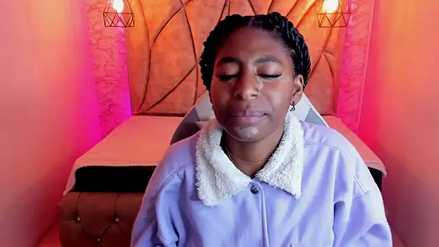 Snapshot of Queen_perla_ chatting on March 4, 12:22 pm Queen perla online show from March 4, 12:22 pm