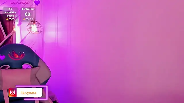 Snapshot of Queen_perla_ chatting on September 9, 11:32 am Queen perla online show from September 9, 11:32 am