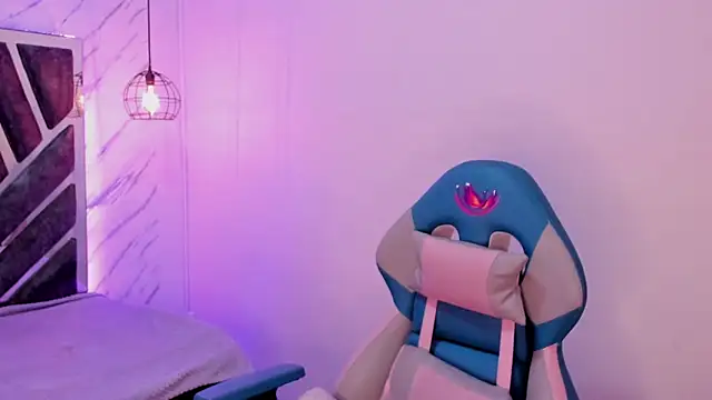 Snapshot of Queen_perla_ chatting on September 10, 12:05 pm Queen perla online show from September 10, 12:05 pm