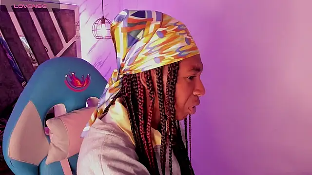 Snapshot of Queen_perla_ chatting on September 13, 11:21 am Queen perla online show from September 13, 11:21 am