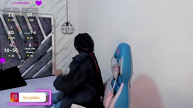 Snapshot of Queen_perla_ chatting on September 20, 1:23 pm Queen perla online show from September 20, 1:23 pm