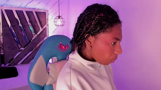 Snapshot of Queen_perla_ chatting on September 24, 12:30 pm Queen perla online show from September 24, 12:30 pm