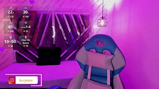 Snapshot of Queen_perla_ chatting on September 30, 11:59 am Queen perla online show from September 30, 11:59 am