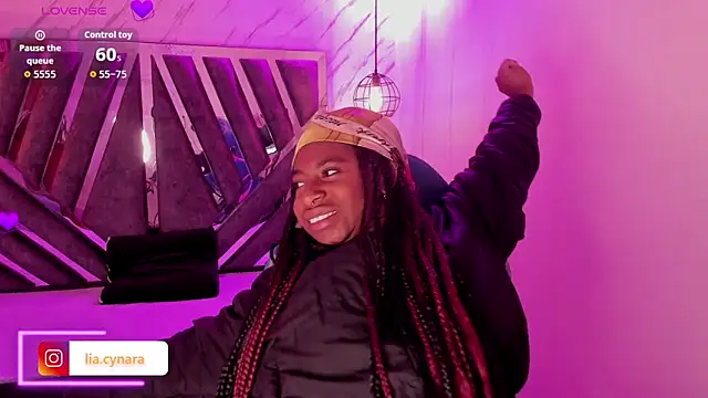 Snapshot of Queen_perla_ chatting on October 4, 11:30 am Queen perla online show from October 4, 11:30 am