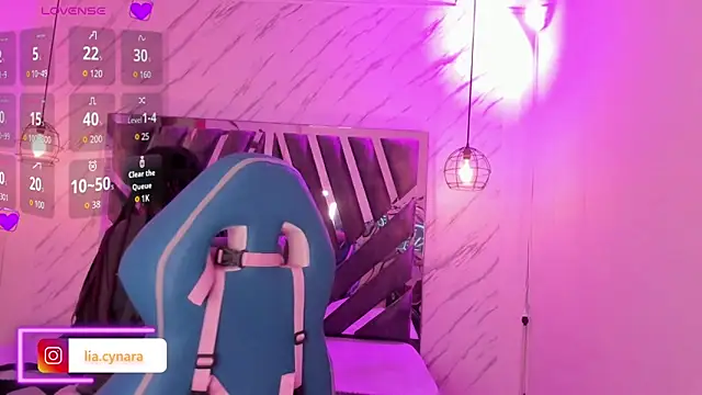 Snapshot of Queen_perla_ chatting on October 7, 12:24 pm Queen perla online show from October 7, 12:24 pm