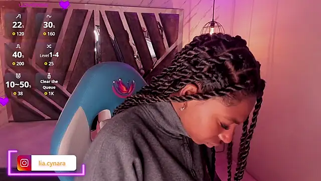 Snapshot of Queen_perla_ chatting on October 15, 11:32 am Queen perla online show from October 15, 11:32 am