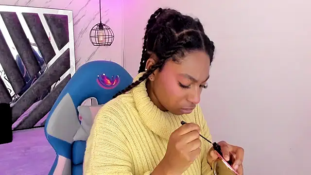 Snapshot of Queen_perla_ chatting on November 12, 11:43 am Queen perla online show from November 12, 11:43 am