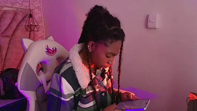 Snapshot of Queen_perla_ chatting on December 3, 12:03 pm Queen perla online show from December 3, 12:03 pm