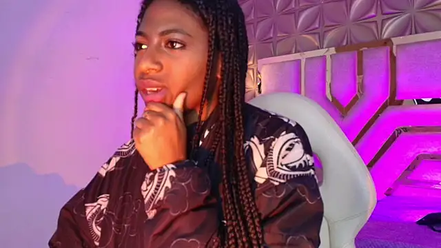 Snapshot of Queen_perla_ chatting on February 22, 1:09 pm Queen perla online show from February 22, 1:09 pm