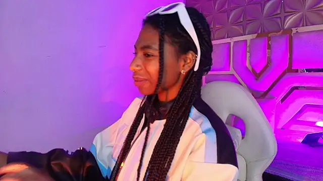 Snapshot of Queen_perla_ chatting on February 26, 12:15 pm Queen perla online show from February 26, 12:15 pm