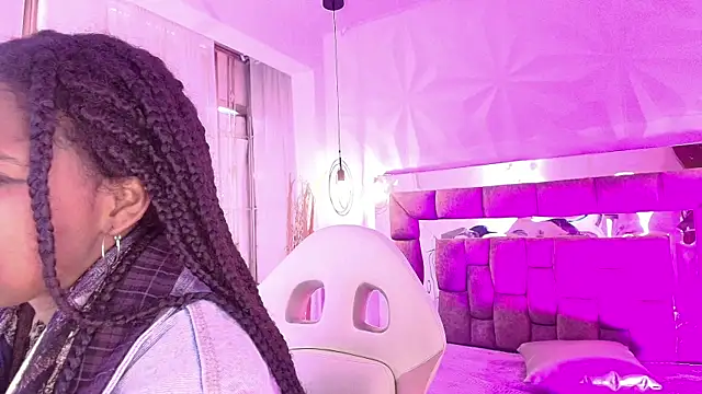 Queen perla  online show from July 12, 12:40 pm