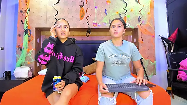 SofiAndNicol online show from October 30, 11:00 am