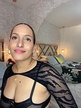 Agnescruzz online show from February 9, 4:29 pm