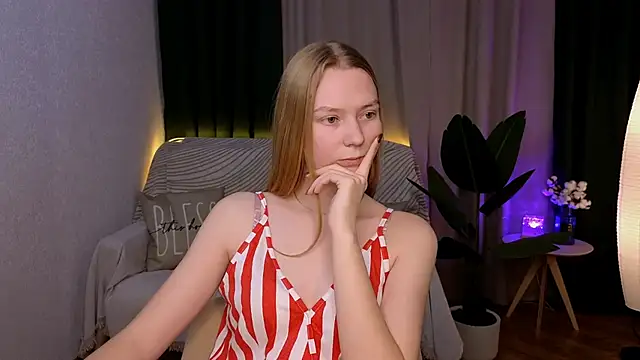 CarolynCohen   online show from December 3, 5:09 am