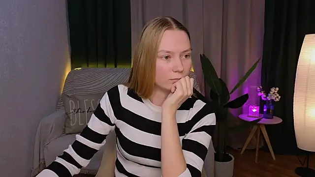 CarolynCohen   online show from December 5, 4:53 am