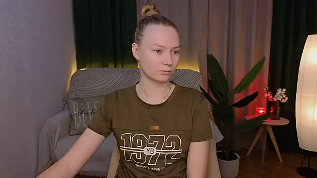 CarolynCohen   online show from December 6, 1:51 am